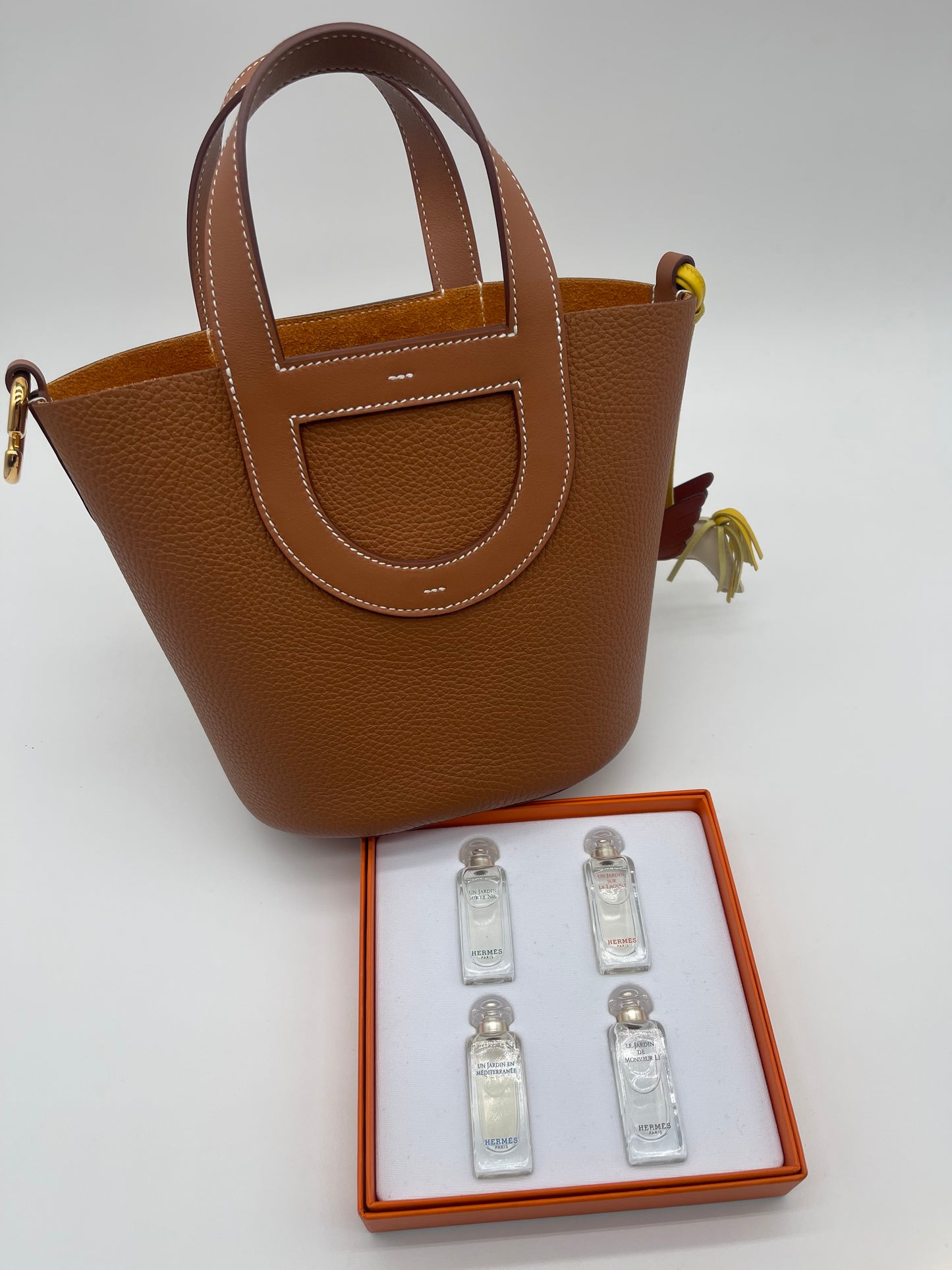 GORGEOUS HERMES CLEMENCE BAG WITH GIFT