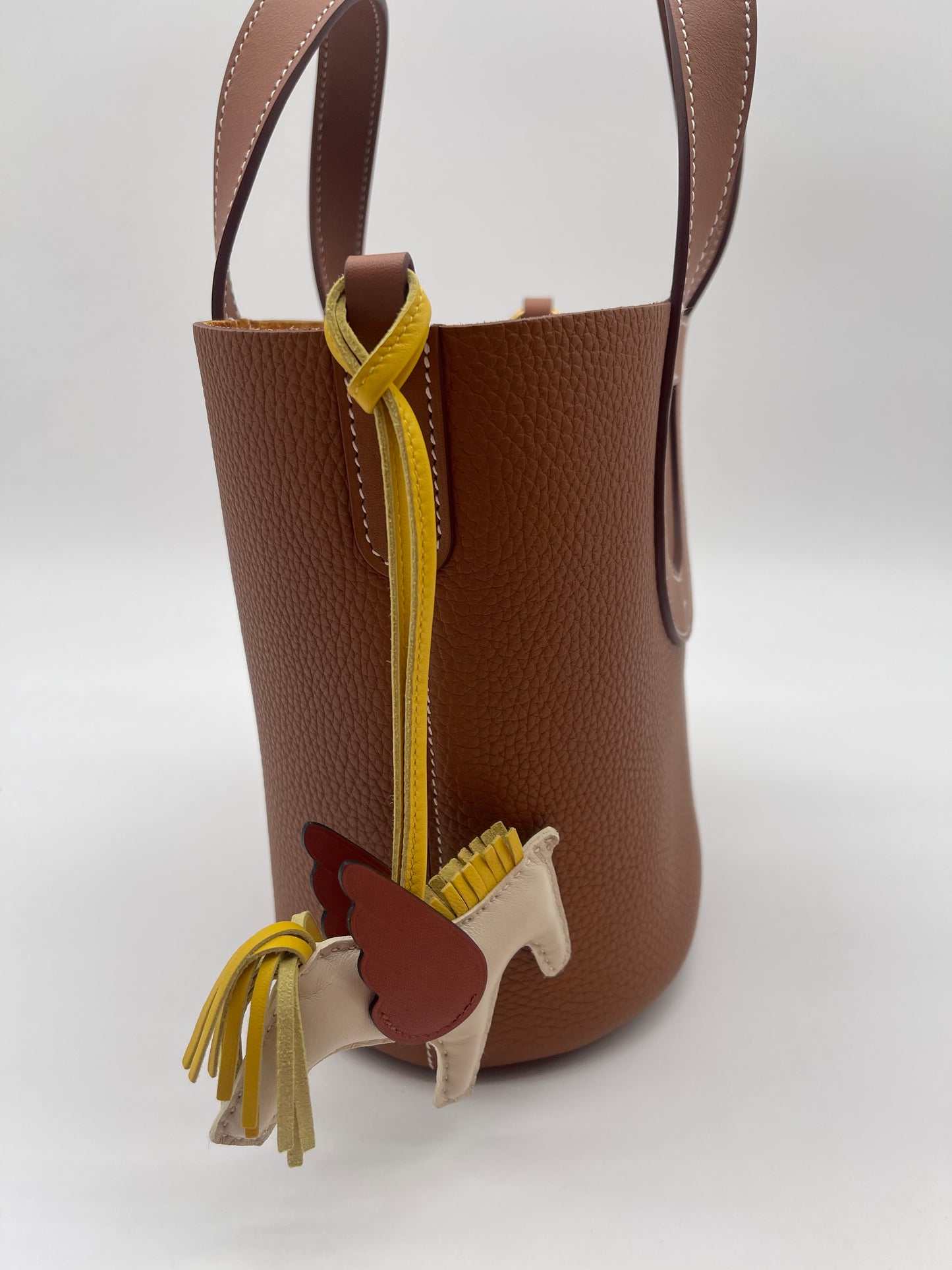 GORGEOUS HERMES CLEMENCE BAG WITH GIFT