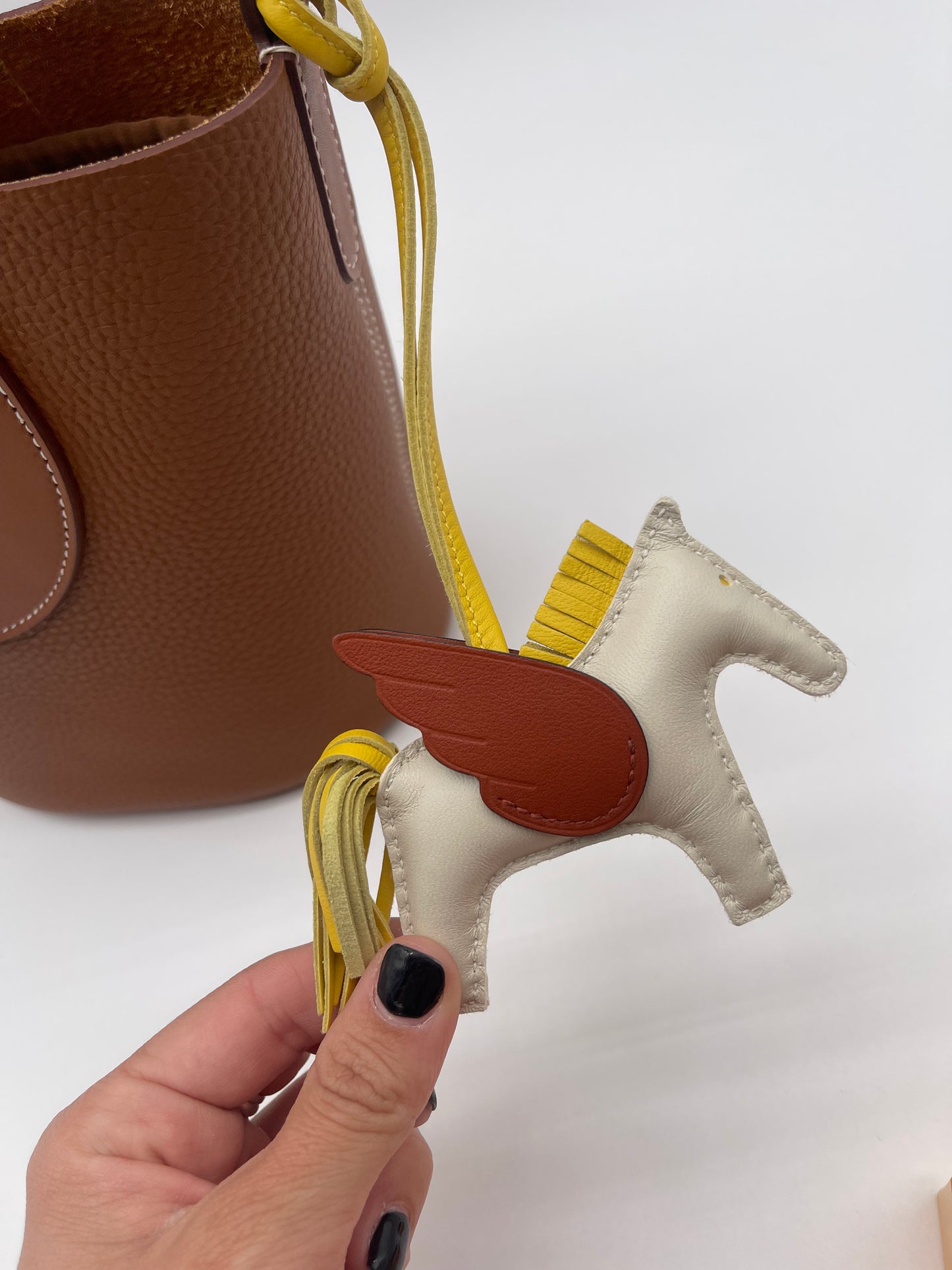 GORGEOUS HERMES CLEMENCE BAG WITH GIFT