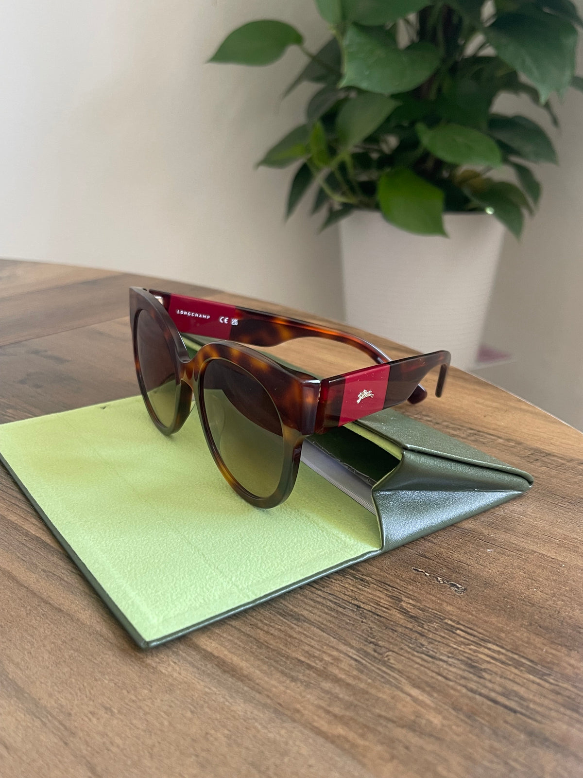 WOMEN’S LONGCHAMP SUNGLASSES
