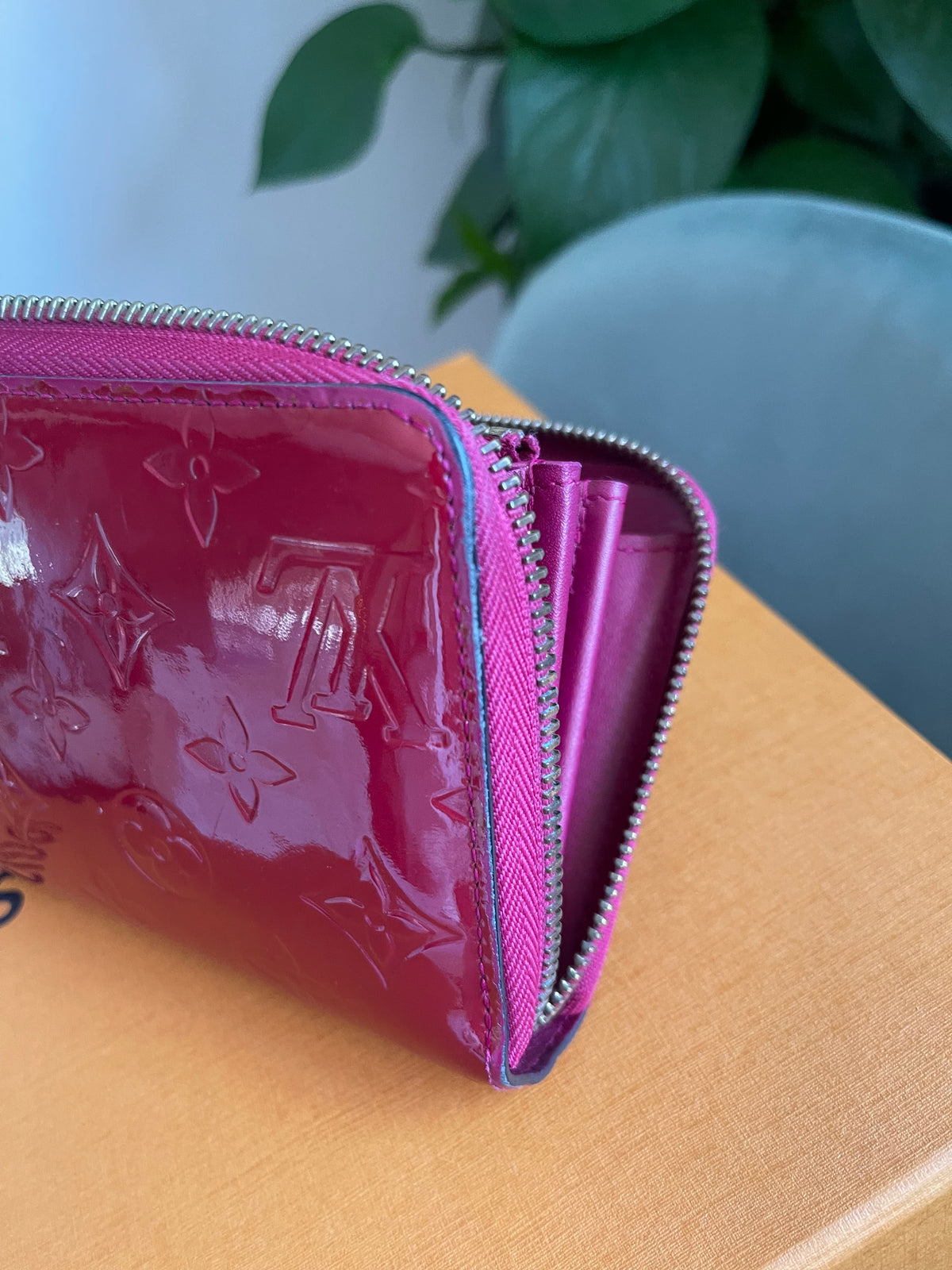 RED LOUIS VUITTON VERNIS ZIPPY WALLET