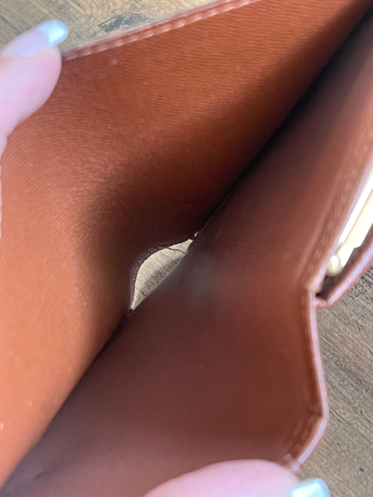 MONOGRAM LOUIS VUITTON KISSLOCK WALLET