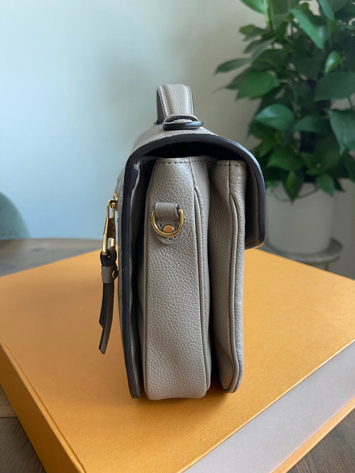 LOUIS VUITTON POCHETTE MÉTIS