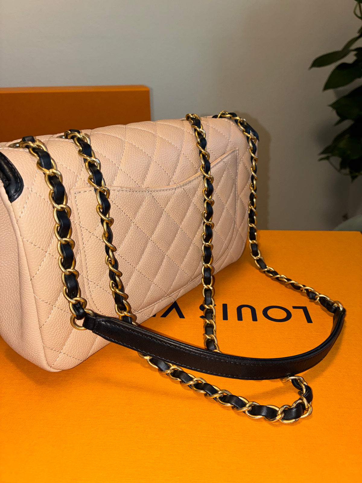 CHANEL QUILTED CC FILIGREE FLAP BAG