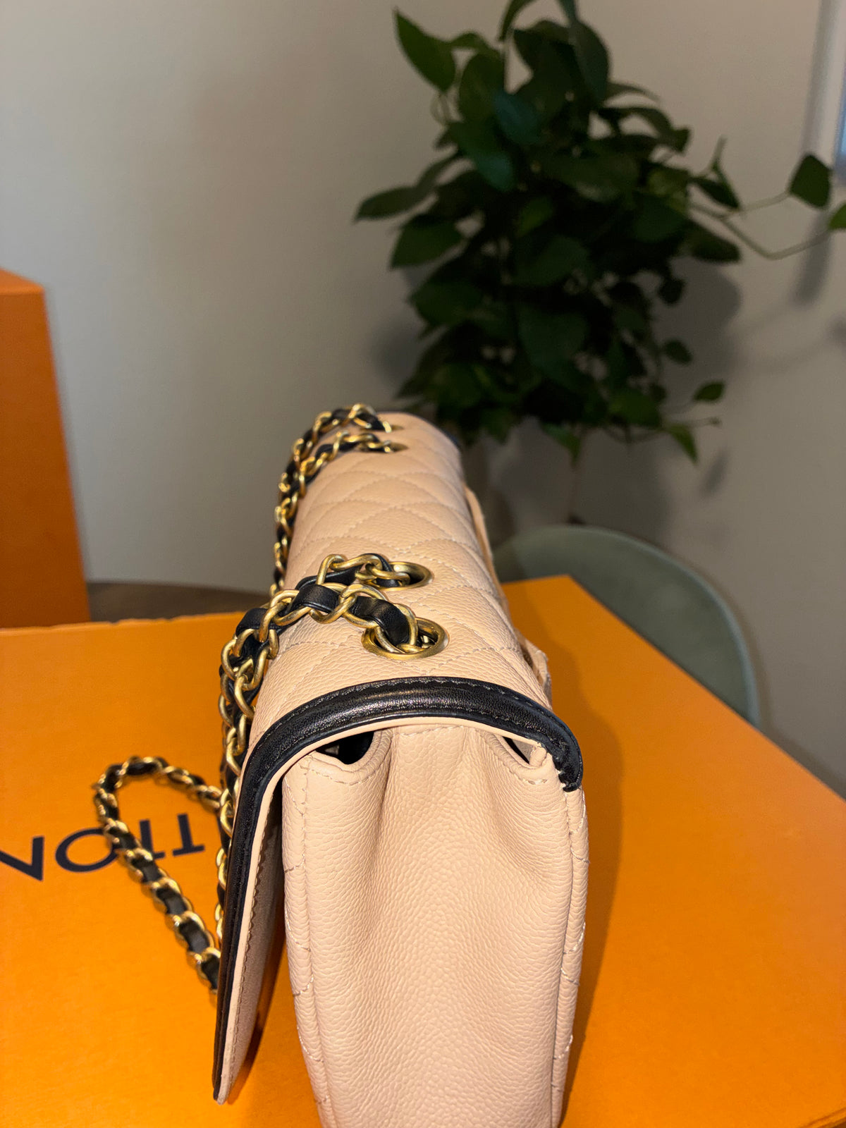 CHANEL QUILTED CC FILIGREE FLAP BAG