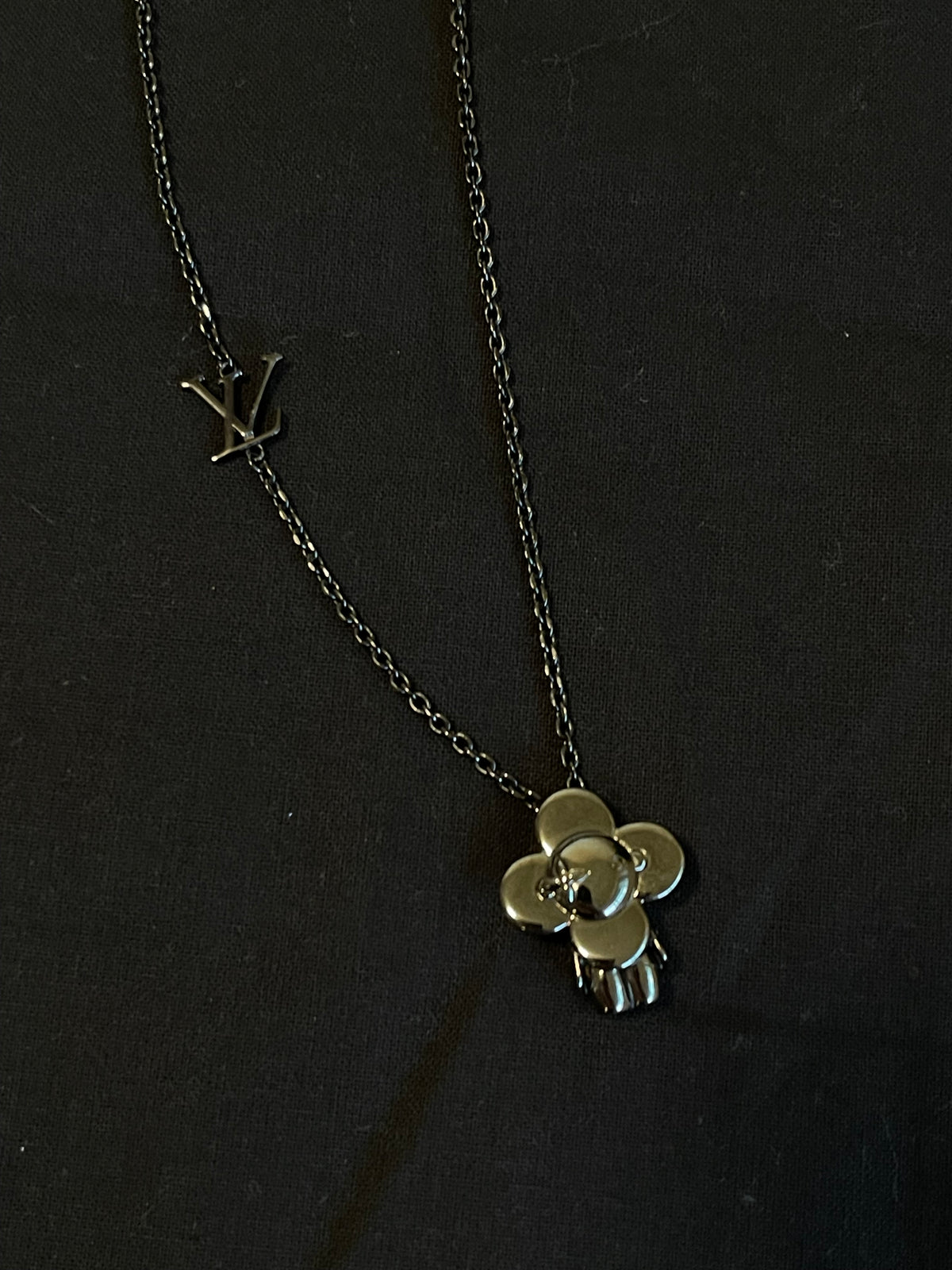 LOUIS VUITTON VIVIENNE NECKLACE