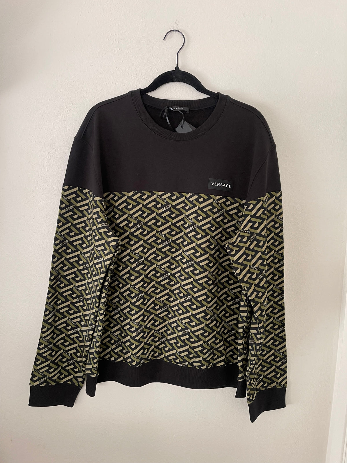 VERSACE UNISEX SWEATER SIZE XL