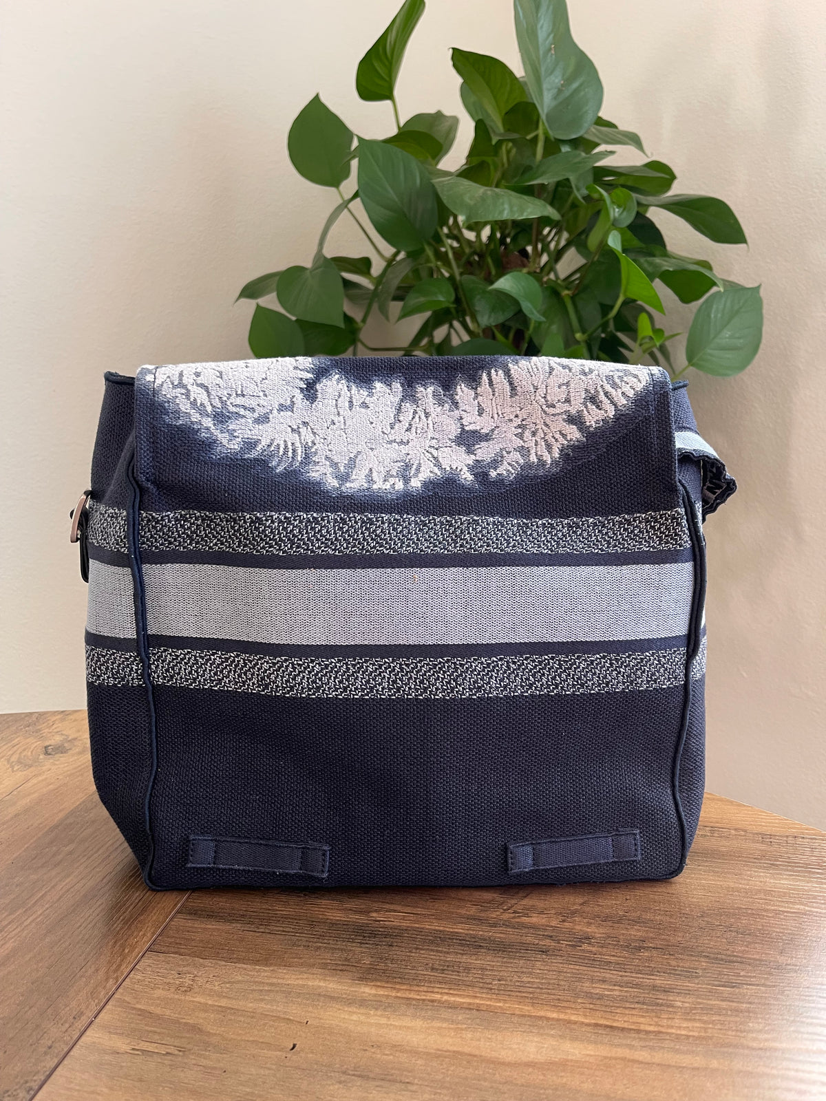 CHRISTIAN DIOR MESSENGER BAG