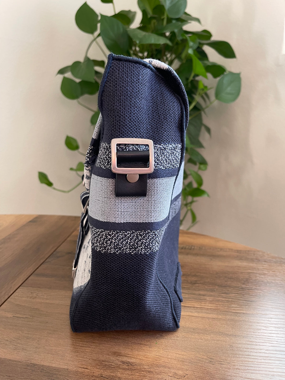 CHRISTIAN DIOR MESSENGER BAG