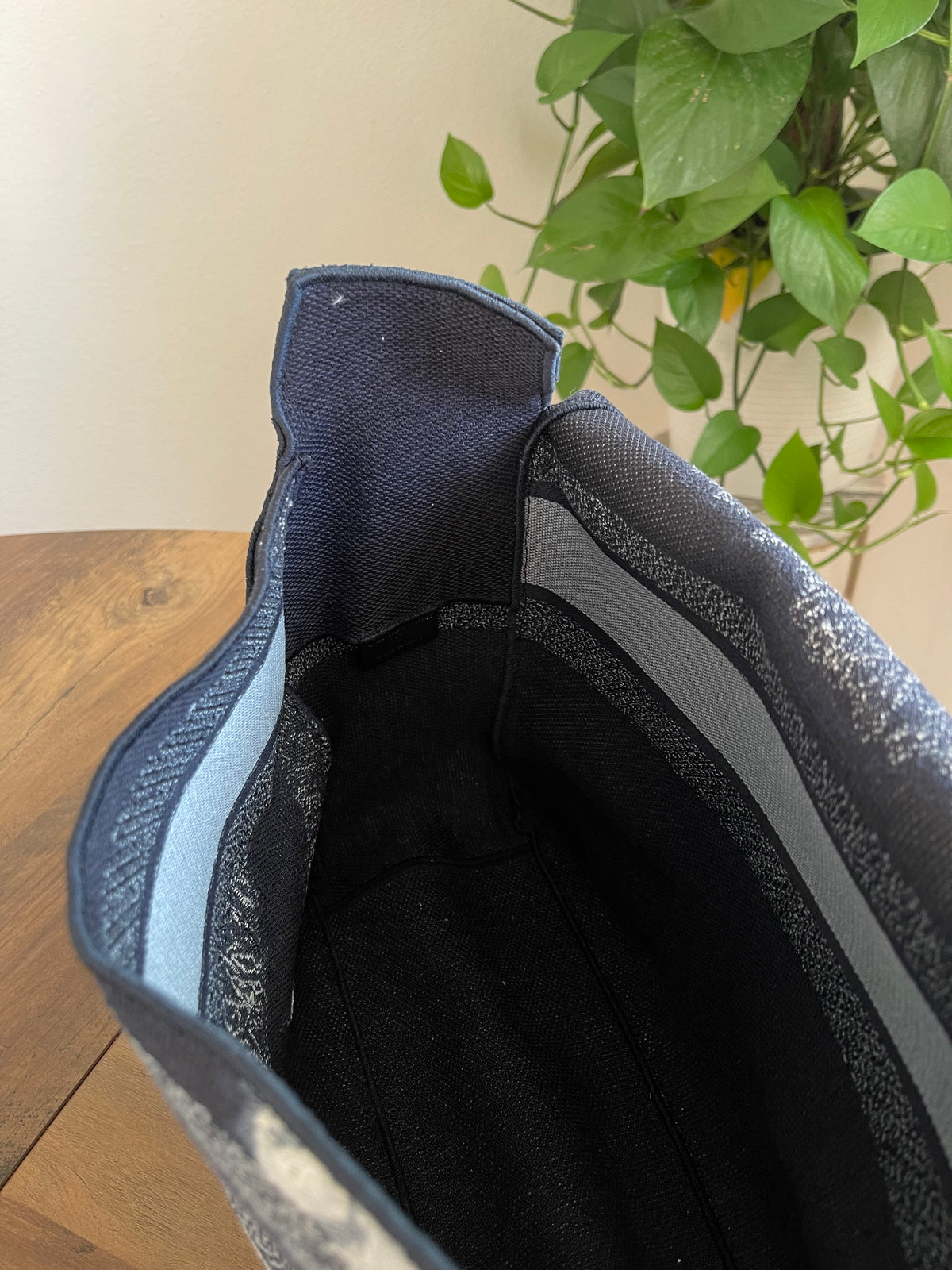 CHRISTIAN DIOR MESSENGER BAG
